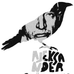 Plakat przedstawiający w graficzny sposób kruka na białym tle w którego kształt wpisany jest graficzny monochromatyczny portret Aleksandra Buknera.